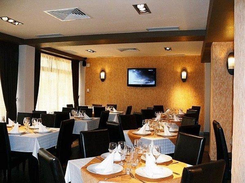 Hotel Davos Deva Restoran gambar